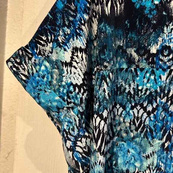 NWOT Cocomo Collared Floral Design Blouse with Cuffed Short Sleeves - Picture 5 of 8